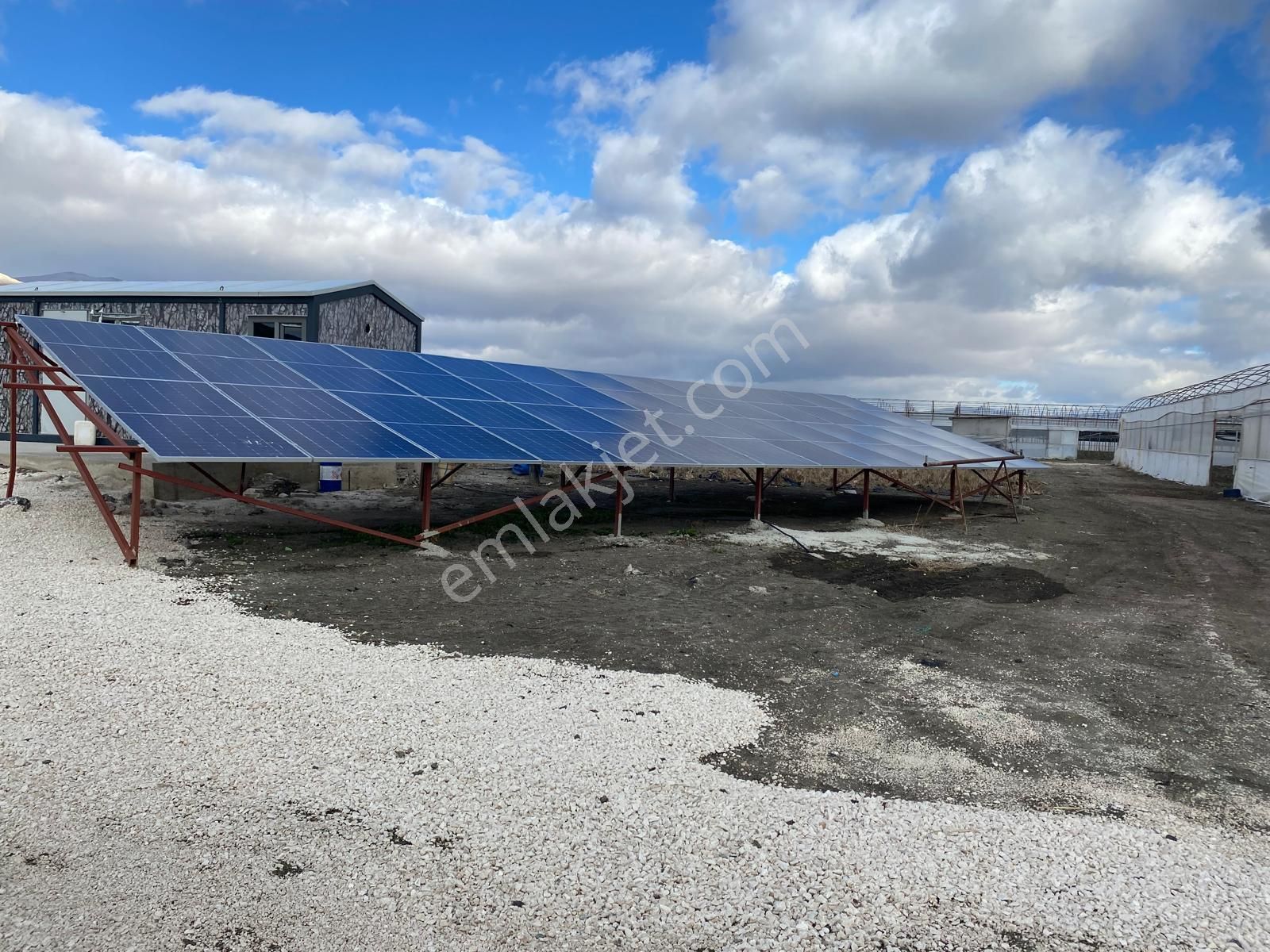Burdur Çavdır Söğüt Satılık 14.743 M² Kurulu Düzen Sera