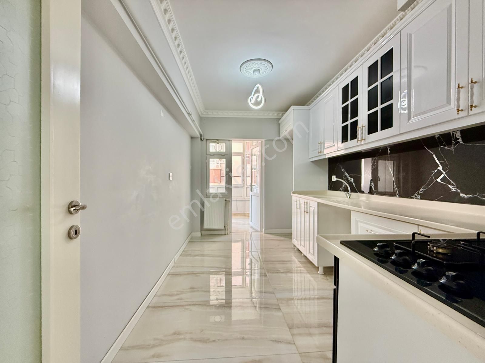 Kalecik Emlak Ofisinden 5'yol Merkezde 1.kat Yapılı 3+1 Lüx Daire