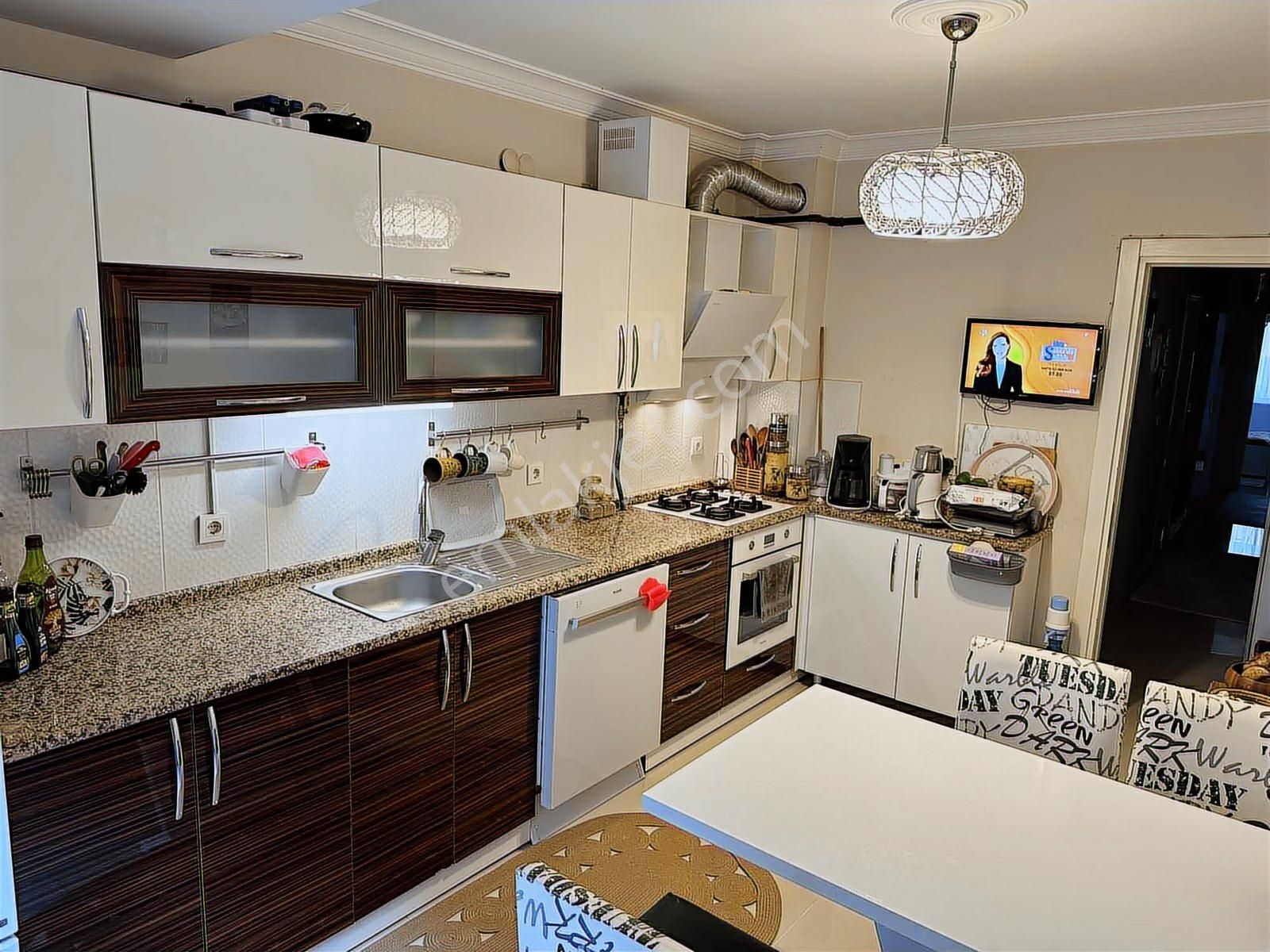 Demetten Çift Cepheli Arakat Doğalgazlı 3+1 Geniş Satılık Daire. - Görsel 21