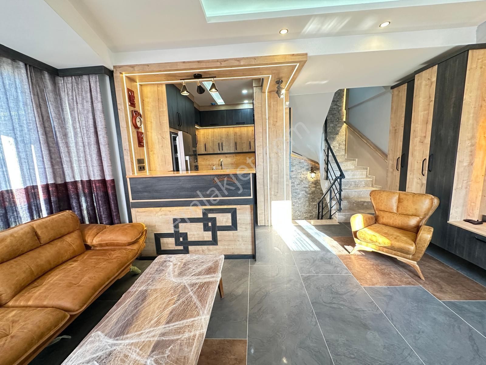Didim Hisar Mahallesinde Havuzlu Sitede Eşyalı Ebeveyn Banyolu 3+1 Villa - Görsel 4