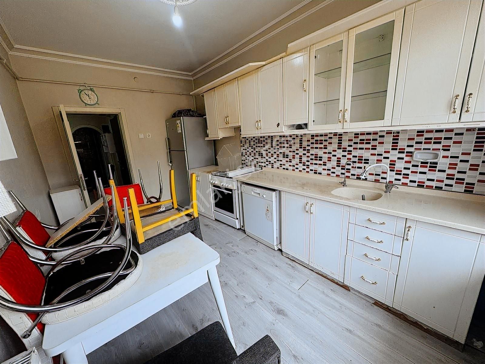 Numune Hastanesi Acil Servis Karşısı 3+1 İçi Yapılı Boş Daire