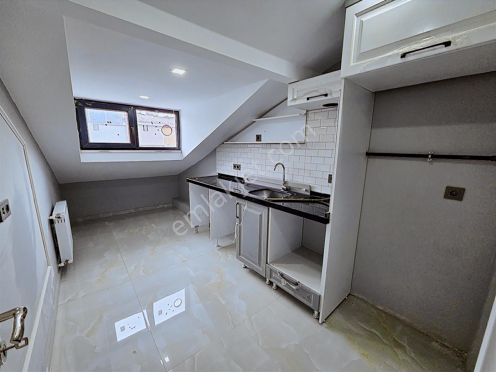 Bayrampaşa Cevatpaşada Satılık Dubleks 6+2 260m2 - Görsel 22