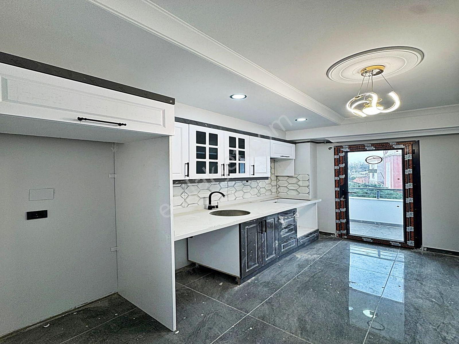 Cadde34 Yapı'dan Sultaniye'de Sıfır Eminevim & %75 Krediye Uygun Balkonlu Satılık Arakat Daire!!