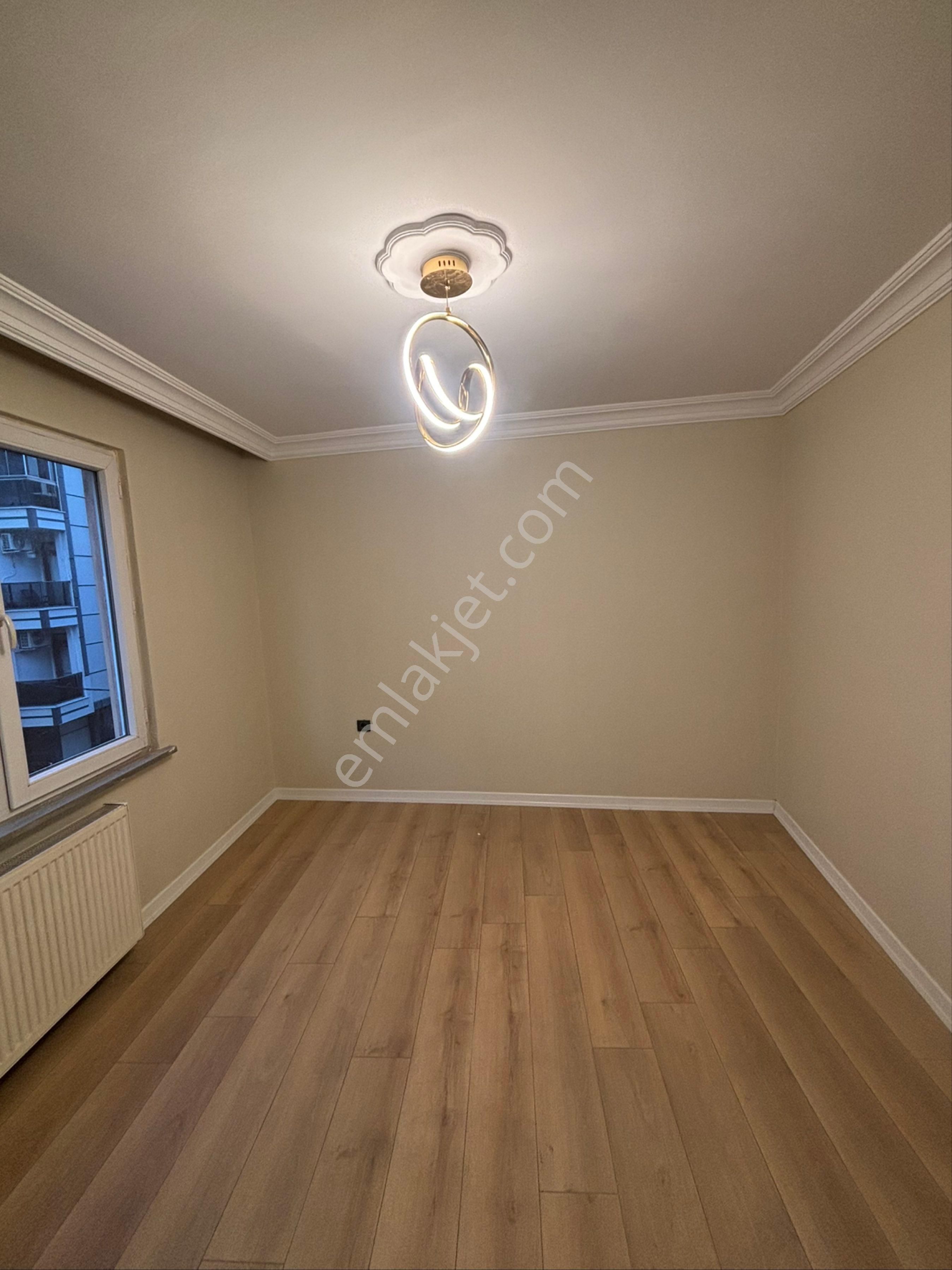 Yeşilkent Mahallesinde İçi Ful Yenilenmiş Kiralık Daire - Görsel 3