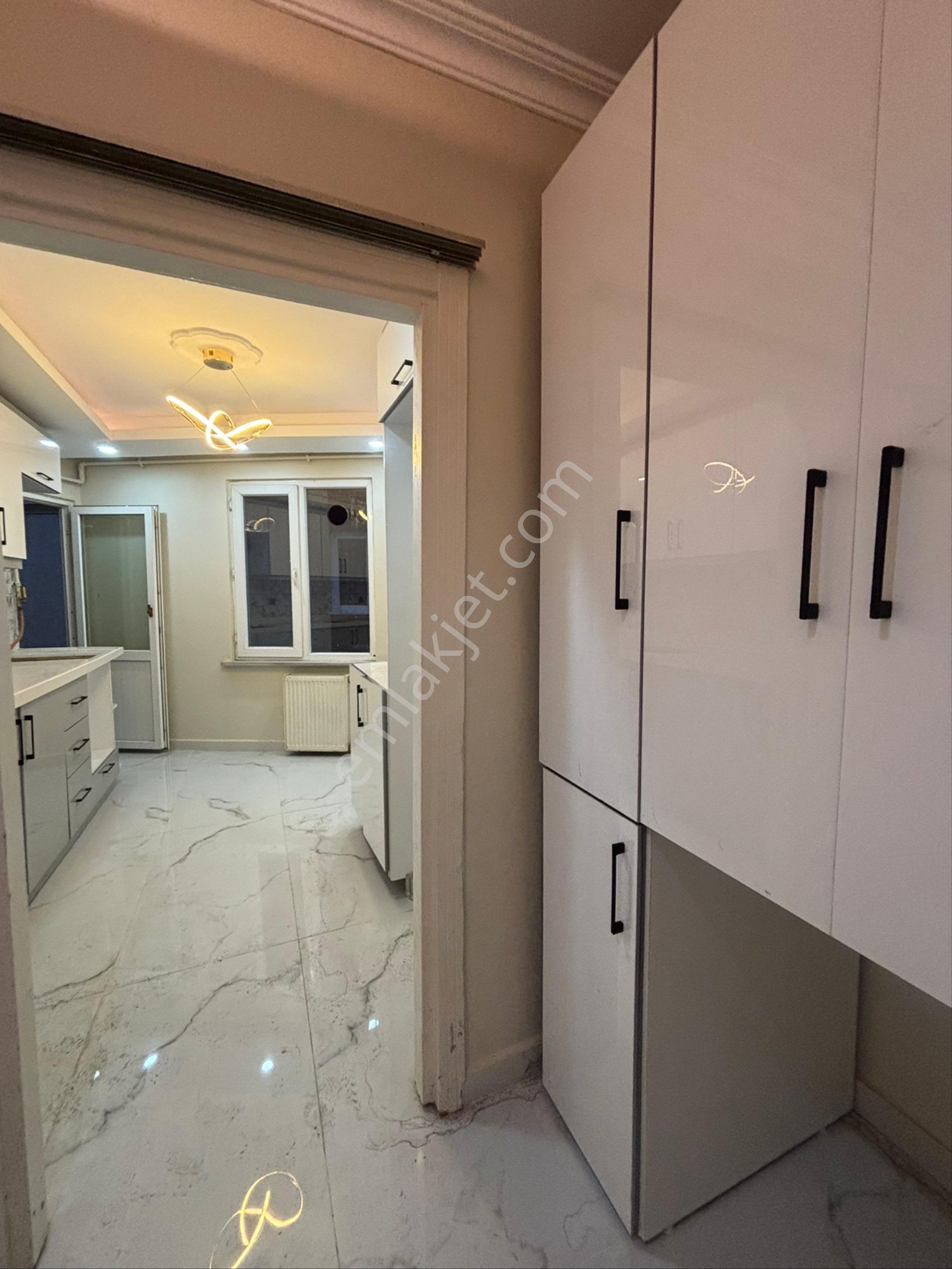 Yeşilkent Mahallesinde İçi Ful Yenilenmiş Kiralık Daire - Görsel 7