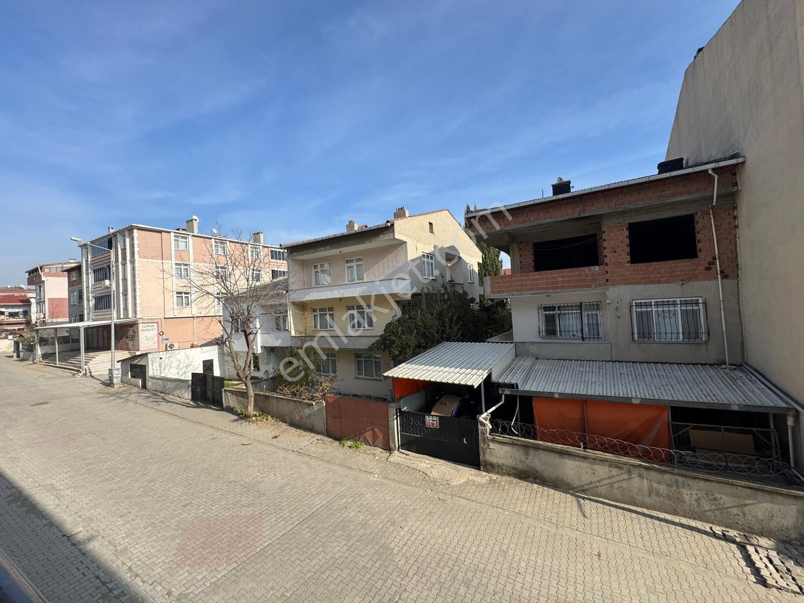 Çınarlı Mahallesinde Şehirle İç İçe Lokasyonda 2+1 Daire - Görsel 12