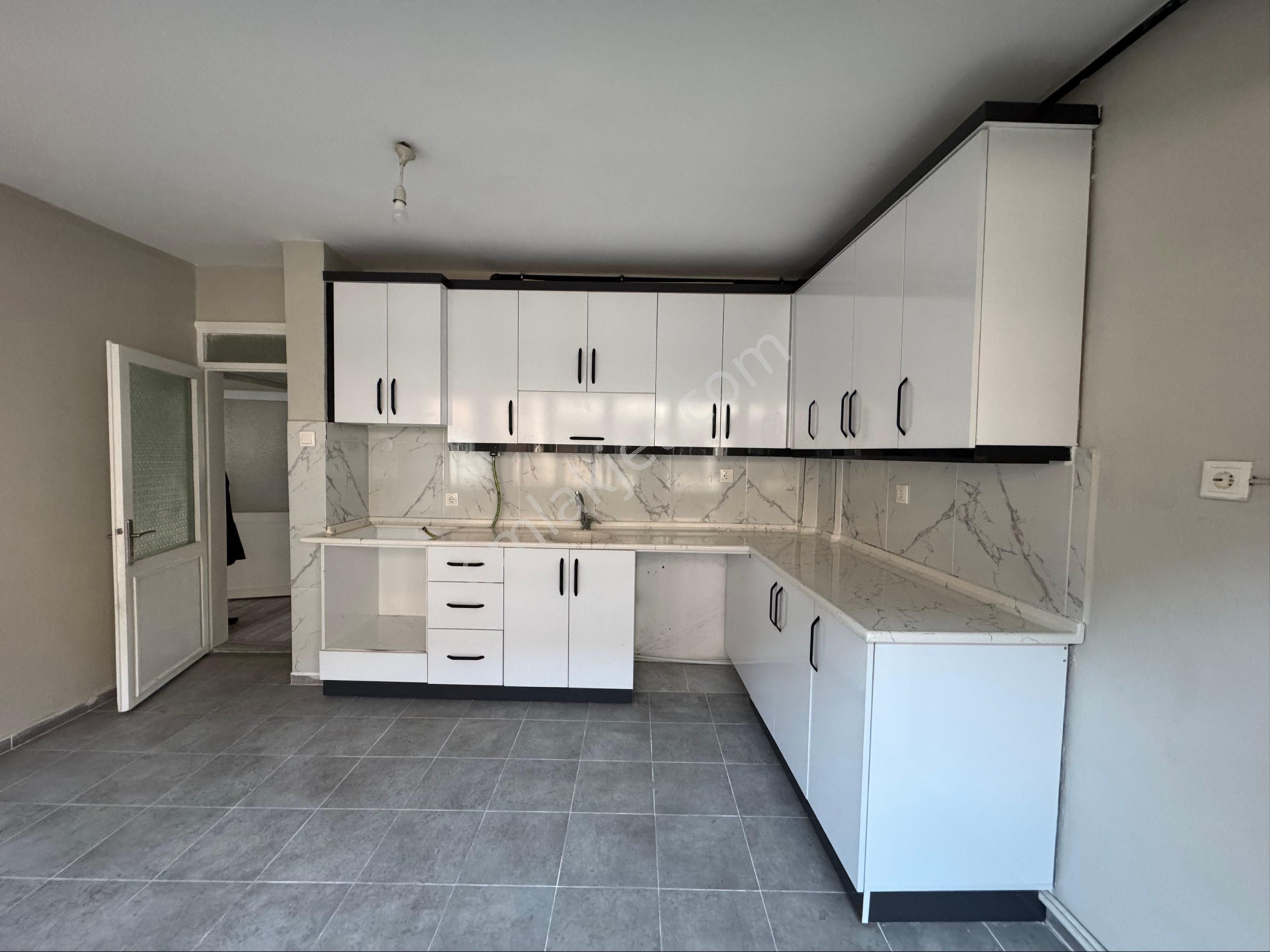Buca Fırat Mah. 2+1 120 M2. Doğalgazlı 3 Cepheli Satılık Arakat Daire - Görsel 6