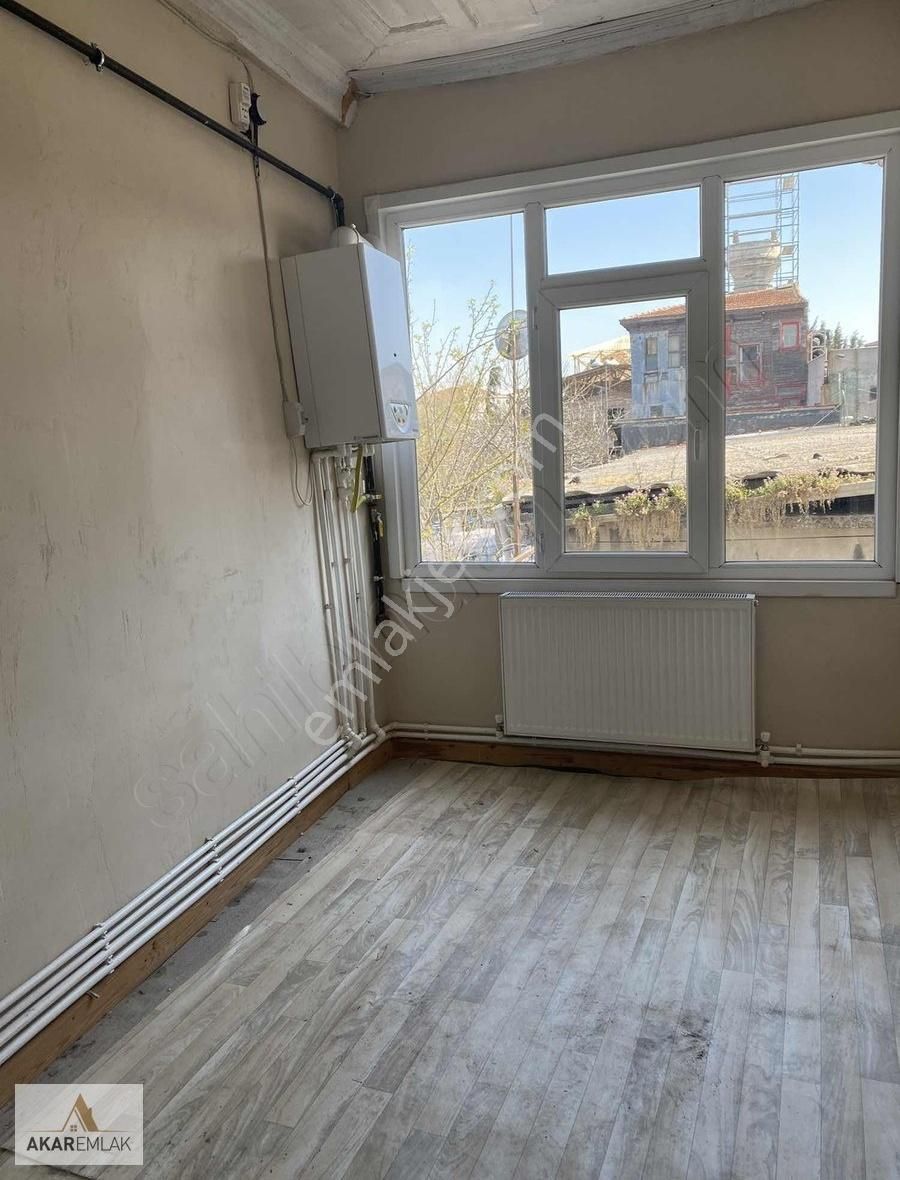 Ayvansarayda Sahile Yakın 2 Katlı Ahşap Ev - Görsel 4