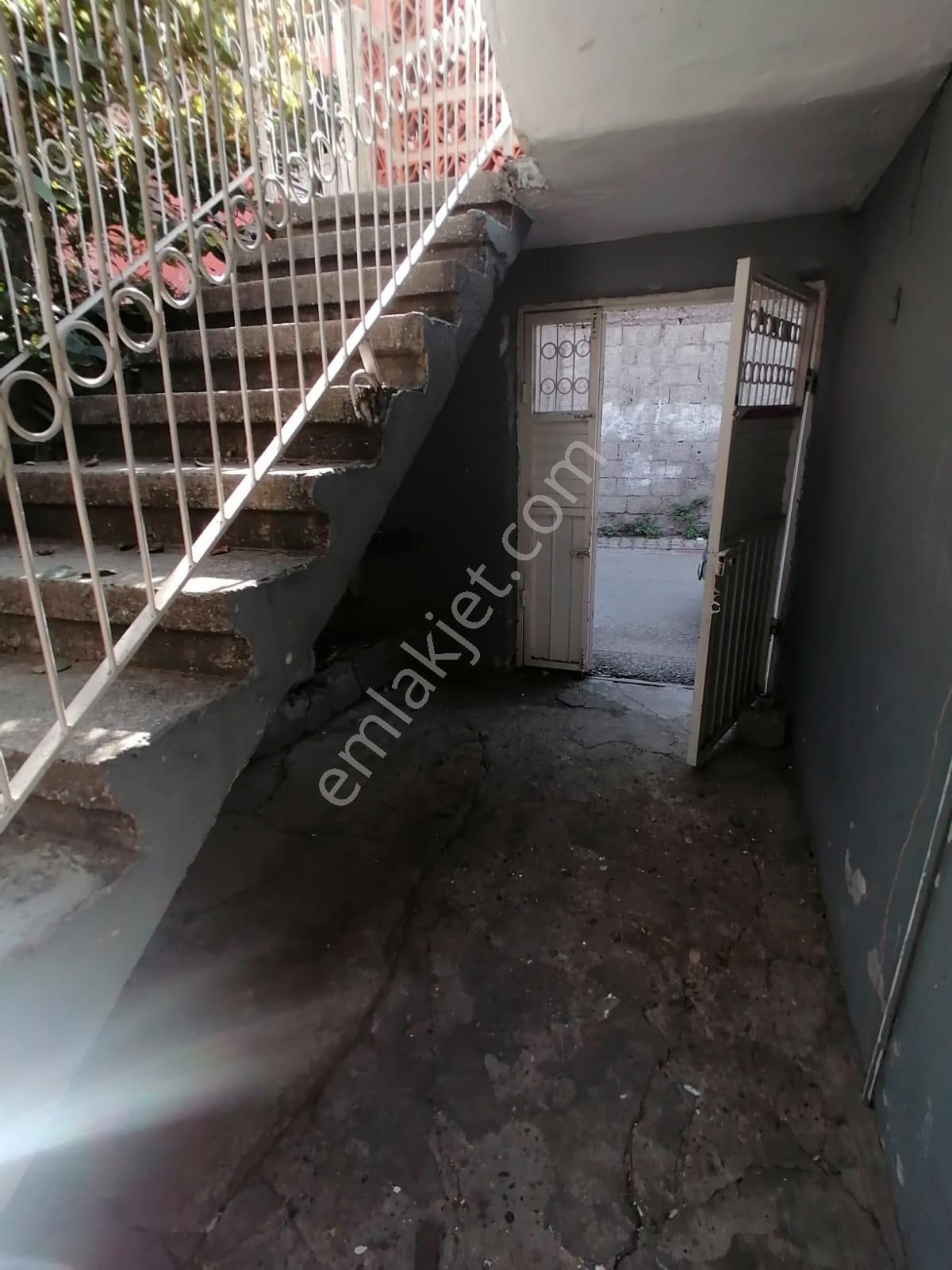 Kozan Yoluna Yakın Sarıçam İlkokulu Yanında Tek Katlı Müstakil - Görsel 19