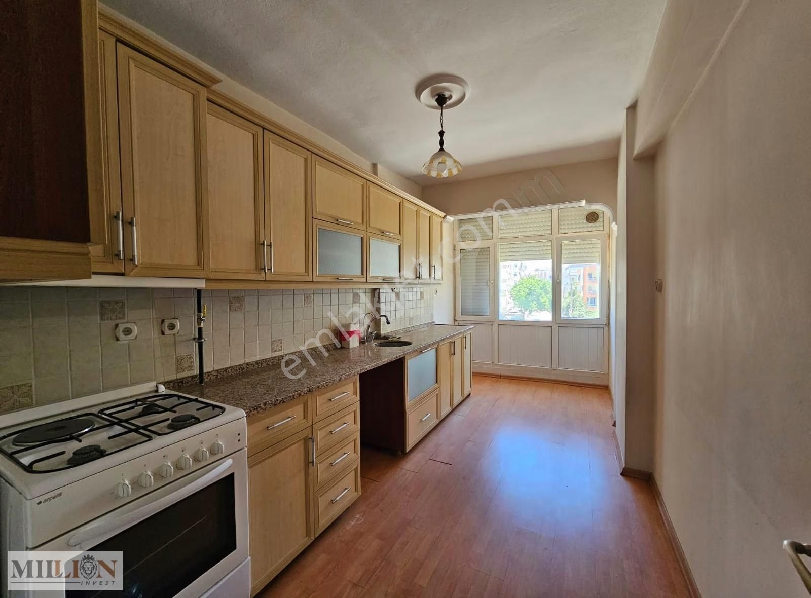 Merkezi Konumda Geniş 3+1 Ayrı Mutfaklı Kiralık Daire - Görsel 3