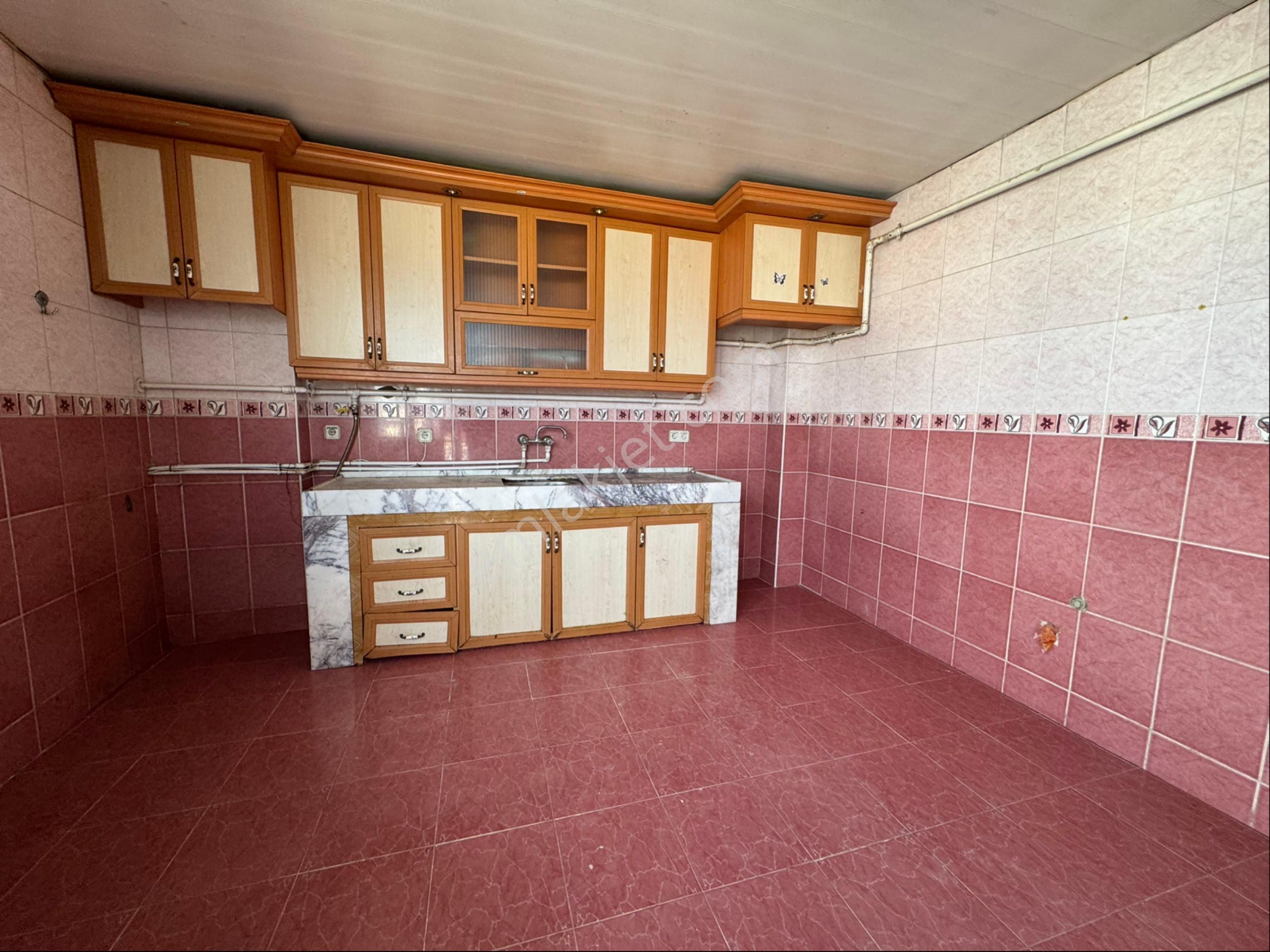 Buca Kozağaç İsmail Sivri Caddesinde Komple Satılık Bina - Görsel 18