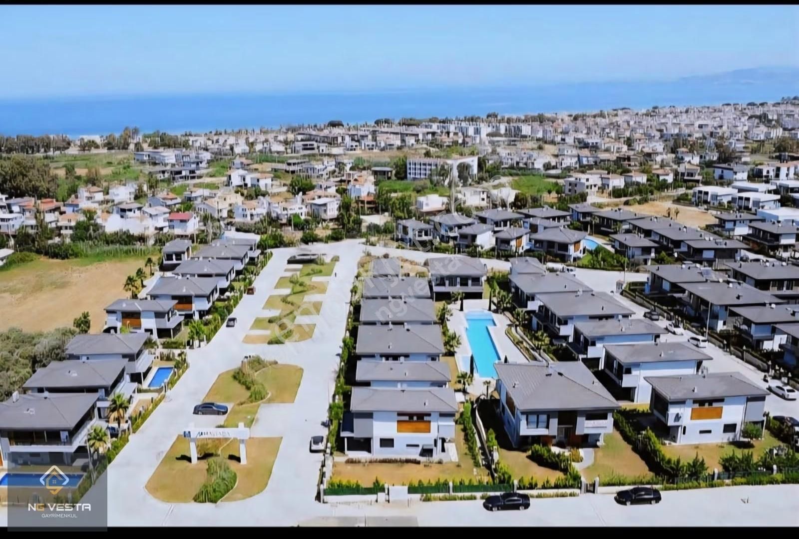 Güzelçamlı'da Havuzlu Sıtede Tam Müstakil 3+1 Vılla