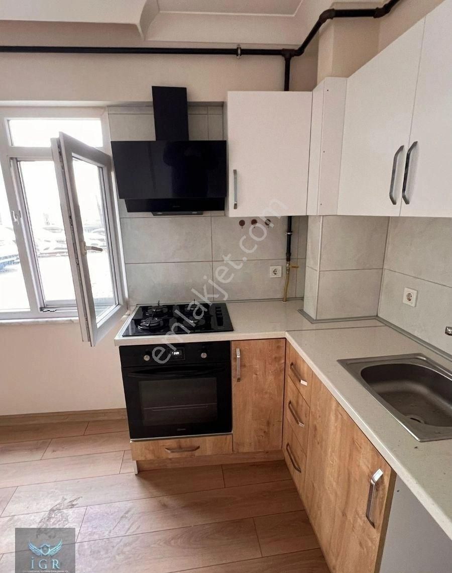 İgr Gayrimenkul Üsküdar Merkez Fırsat Satılık Ters Dubleks 3+2 3 Yıllık Binda