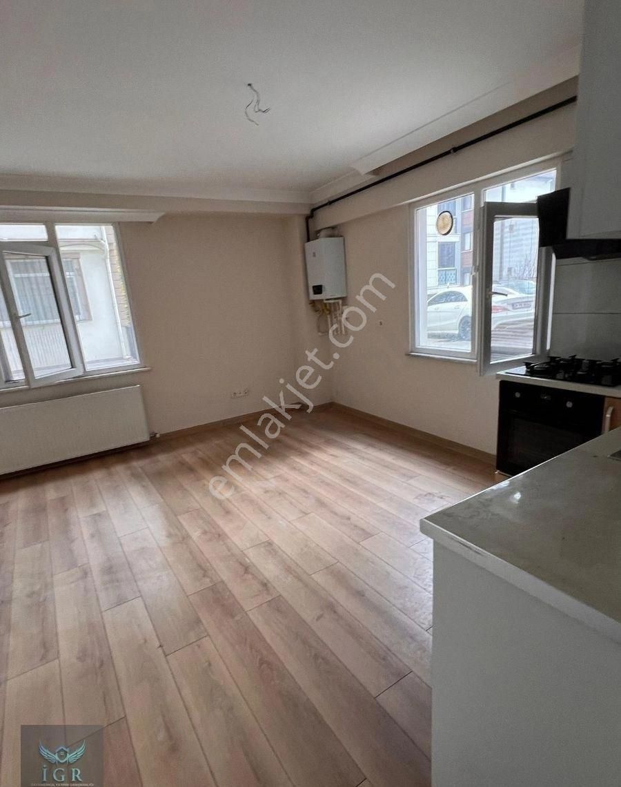 İgr Gayrimenkul Üsküdar Merkez Fırsat Satılık Ters Dubleks 3+2 3 Yıllık Binda - Görsel 4