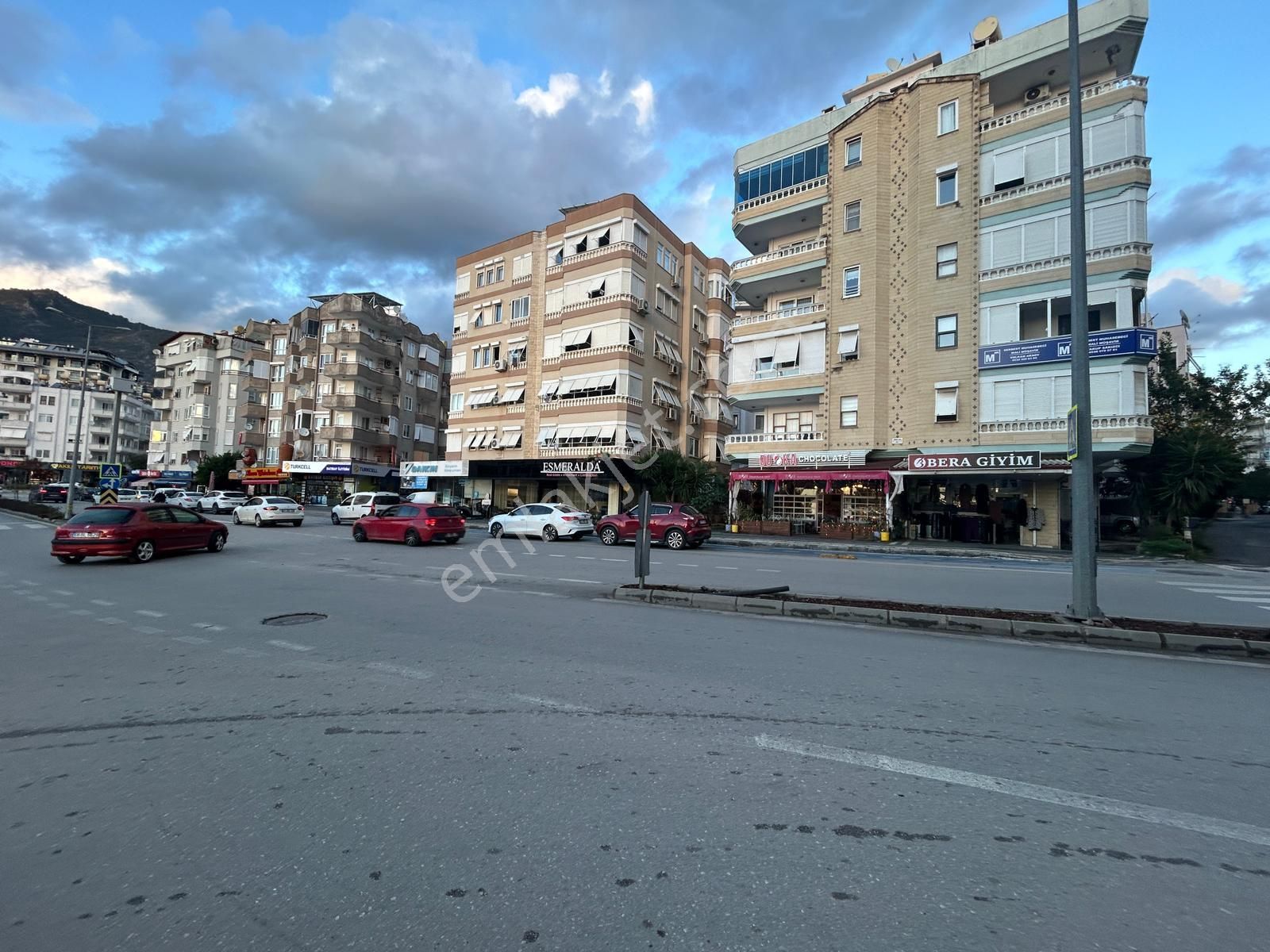 Alanya Merkez Saray Mahallesin'de Satılık 2+1 Asansörlü Daire