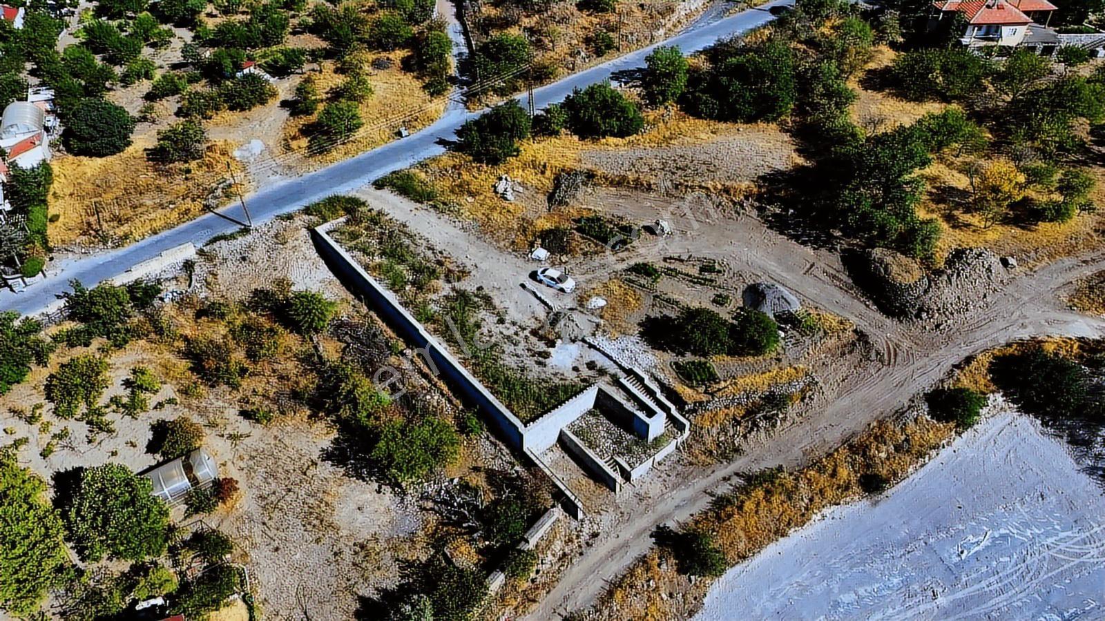 Konal'dan 2 Duvarı Çevrili Manzaralı Temiz 345 Mt Parsel - Görsel 8