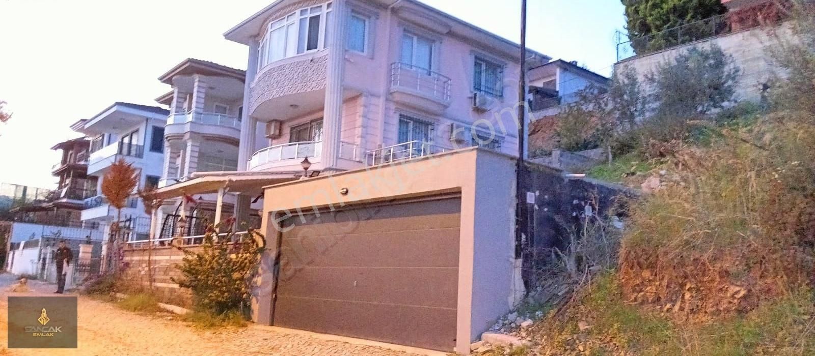 Altınoluk'ta 4+1 Satılık Müstakil Villa - Görsel 25