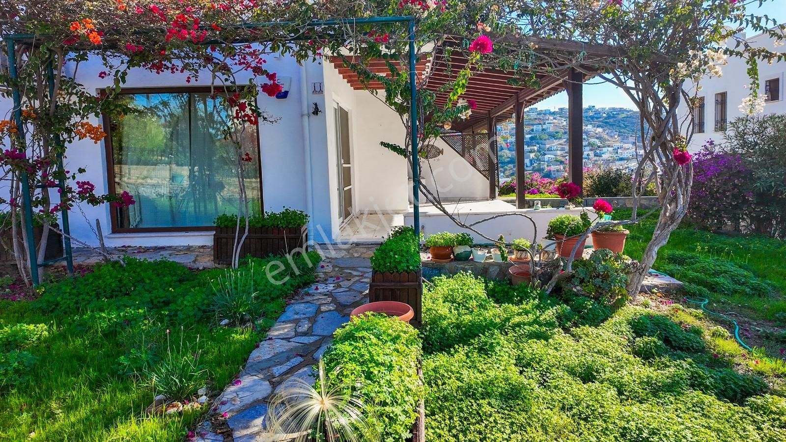 Başko Tatil Sitesinde Geniş Bahçeli, Deniz Manzaralı 3+1 Villa - Görsel 34