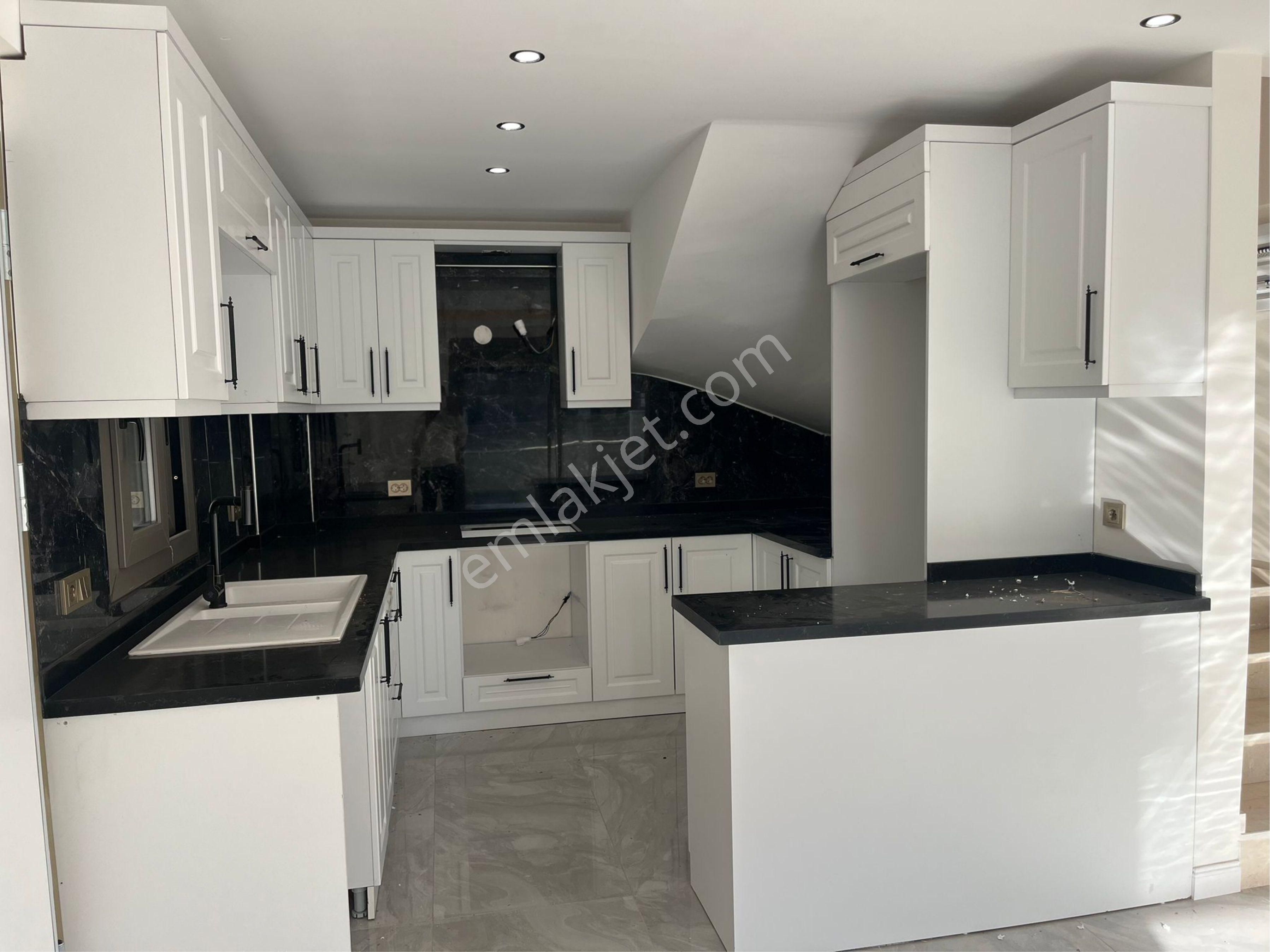 Gümüldürde Denize 300m Otoparklı 3+1 Fırsat Villa - Görsel 24