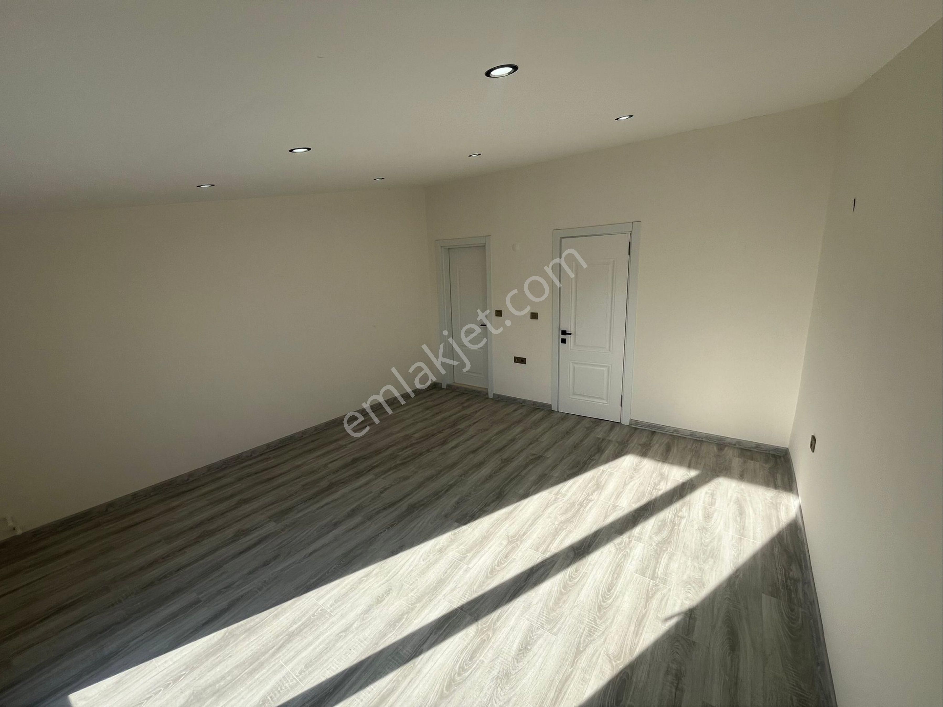 Gümüldürde Denize 300m Otoparklı 3+1 Fırsat Villa - Görsel 12