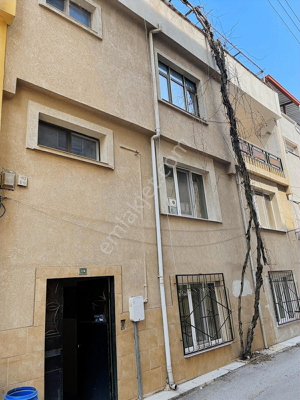 Bursa Osmangazi Hamitlerde Satılık 2+1 3 Katlı Müstakil Ev