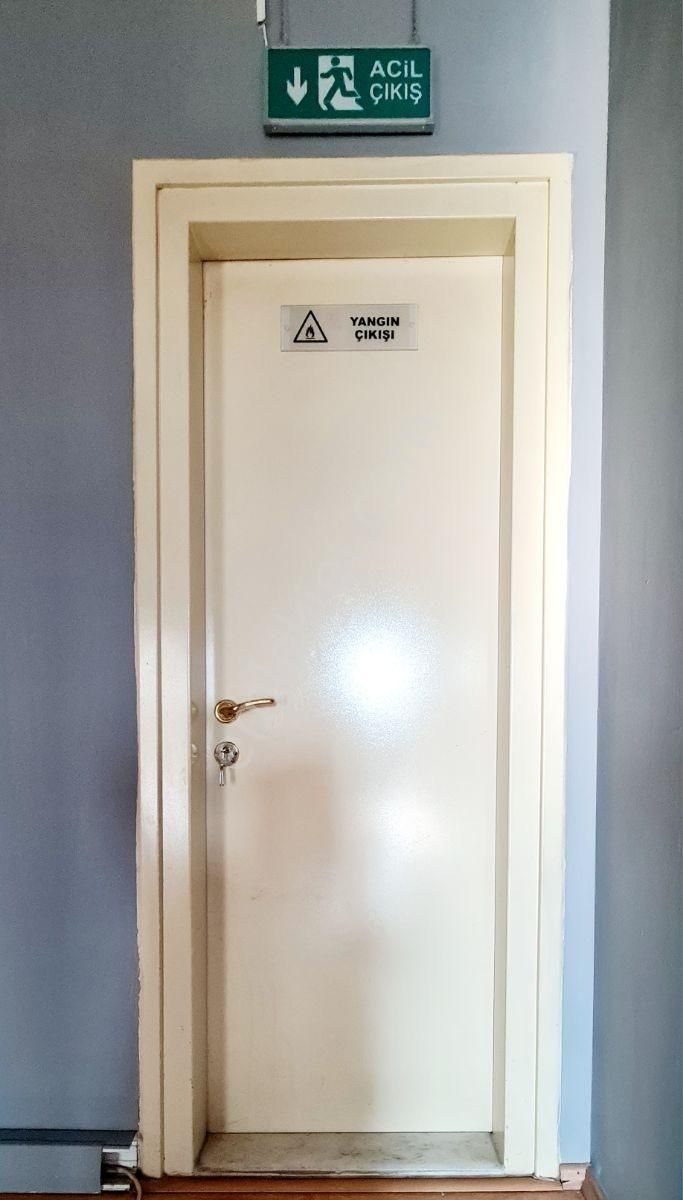 Hat Boyunda Dudullu Bostancı Metrosuna 5dk.mesafe 300m²/ Tüm Kat - Görsel 5