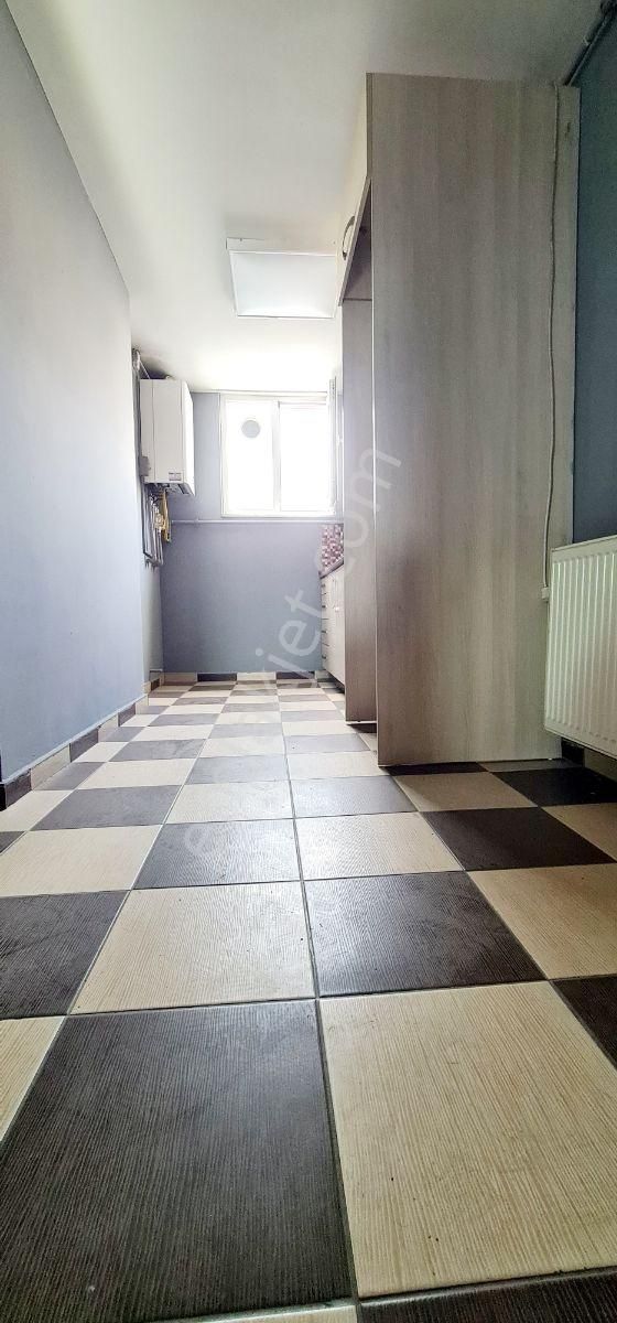 Hat Boyunda Dudullu Bostancı Metrosuna 5dk.mesafe 300m²/ Tüm Kat - Görsel 15