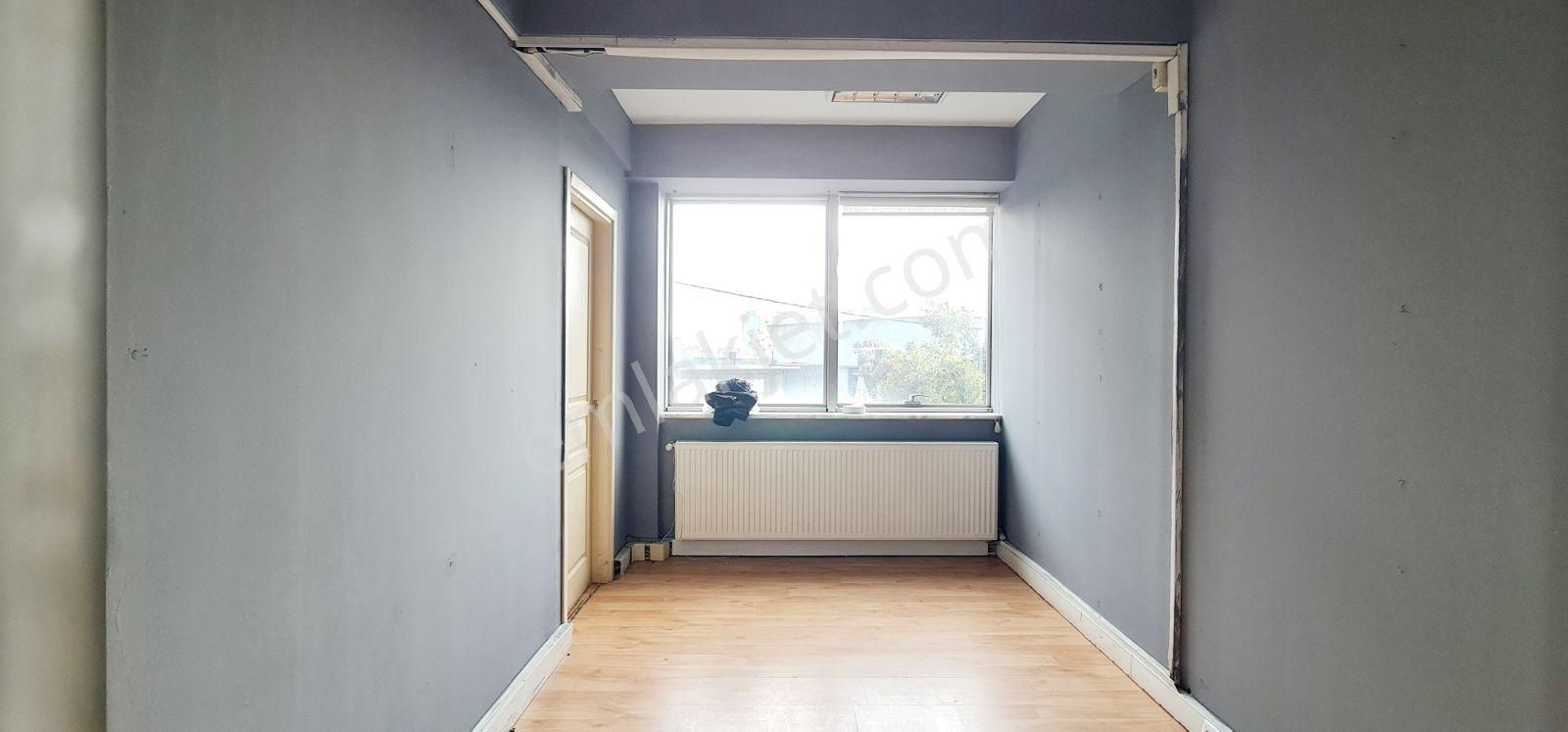 Hat Boyunda Dudullu Bostancı Metrosuna 5dk.mesafe 300m²/ Tüm Kat - Görsel 9