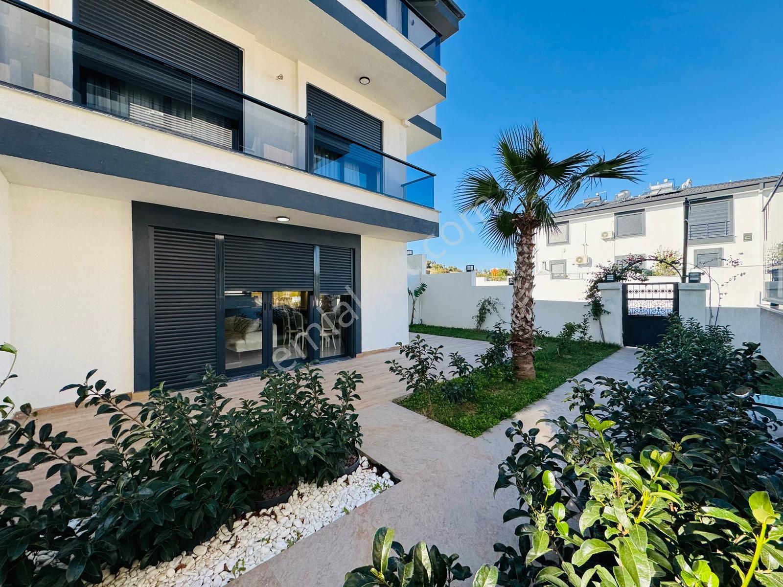 Didimde Satılık Havuzlu Ful Eşyalı İki Tane Bahçeli Lüks Villa - Görsel 25