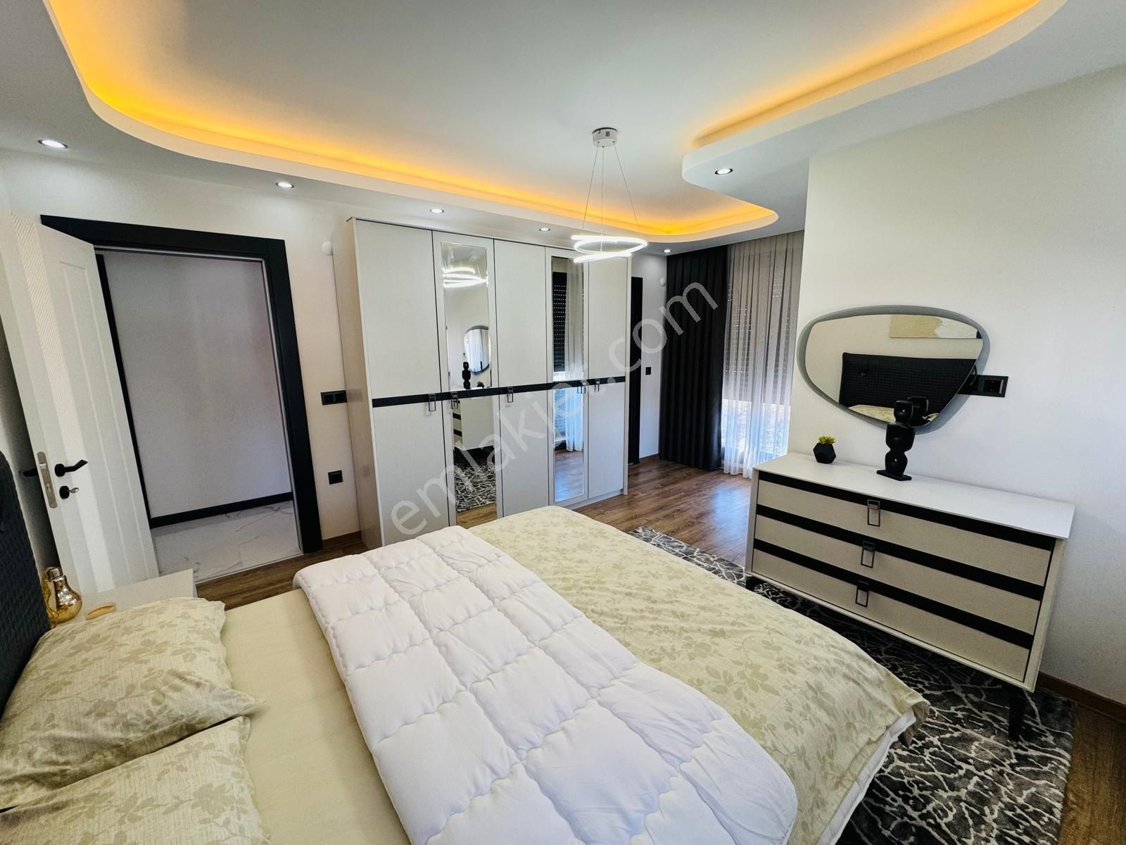 Didimde Satılık Havuzlu Ful Eşyalı İki Tane Bahçeli Lüks Villa - Görsel 20