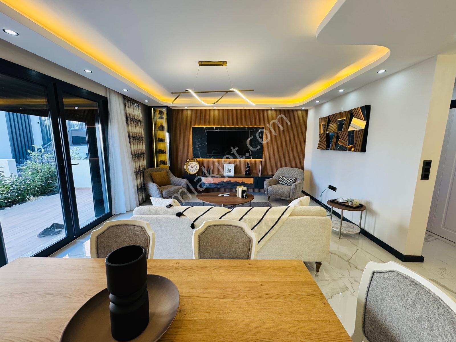 Didimde Satılık Havuzlu Ful Eşyalı İki Tane Bahçeli Lüks Villa - Görsel 34