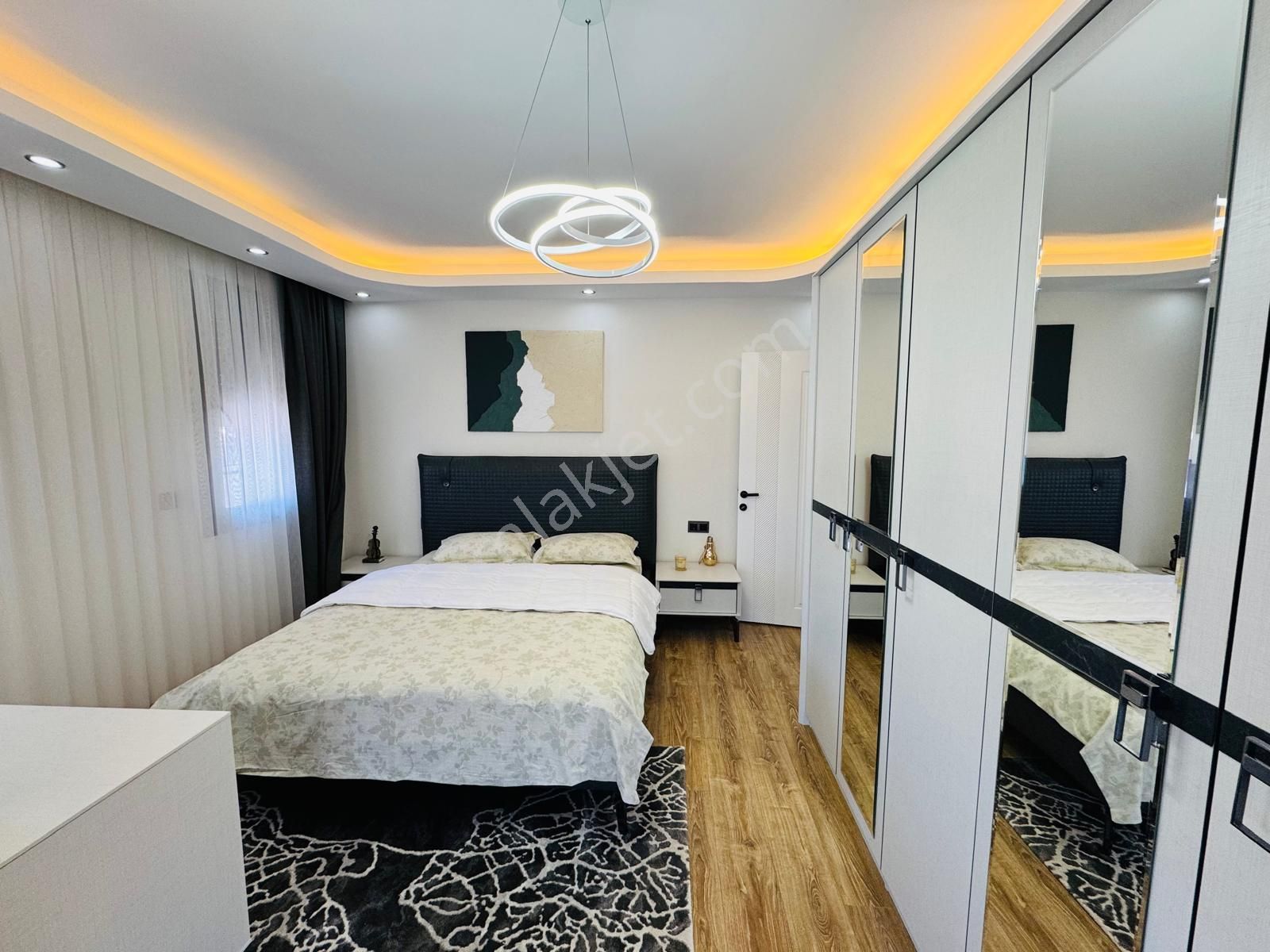 Didimde Satılık Havuzlu Ful Eşyalı İki Tane Bahçeli Lüks Villa - Görsel 23