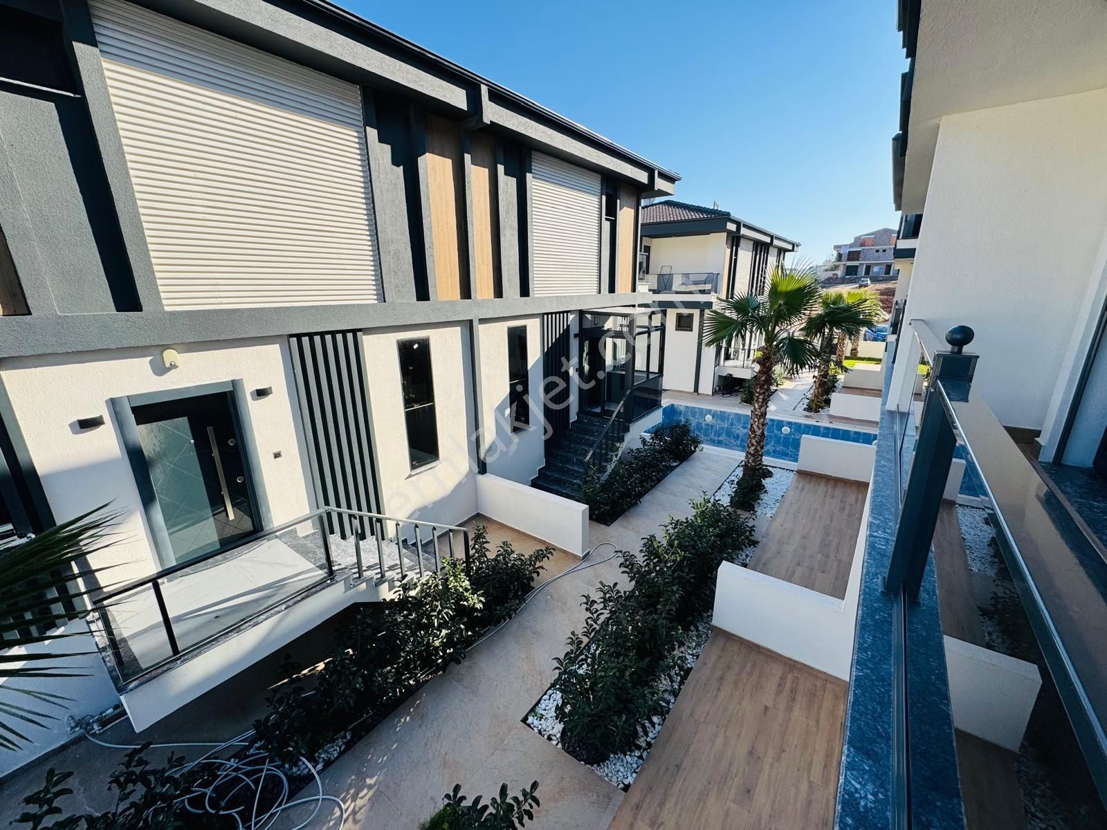 Didimde Satılık Havuzlu Ful Eşyalı İki Tane Bahçeli Lüks Villa - Görsel 12