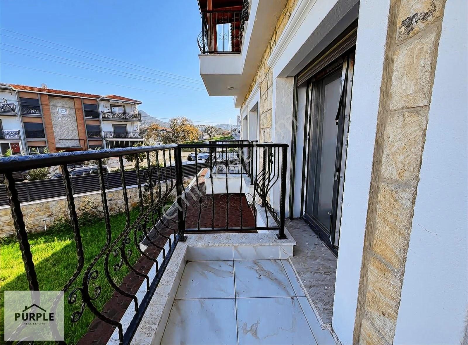 Yenifoça Merkezi Konum 4+1 Satılık Tripleks Villa - Görsel 9