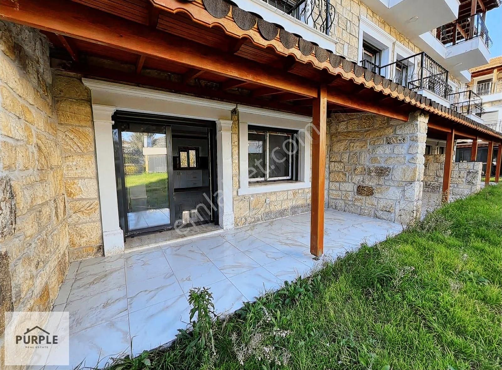 Yenifoça Merkezi Konum 4+1 Satılık Tripleks Villa - Görsel 26