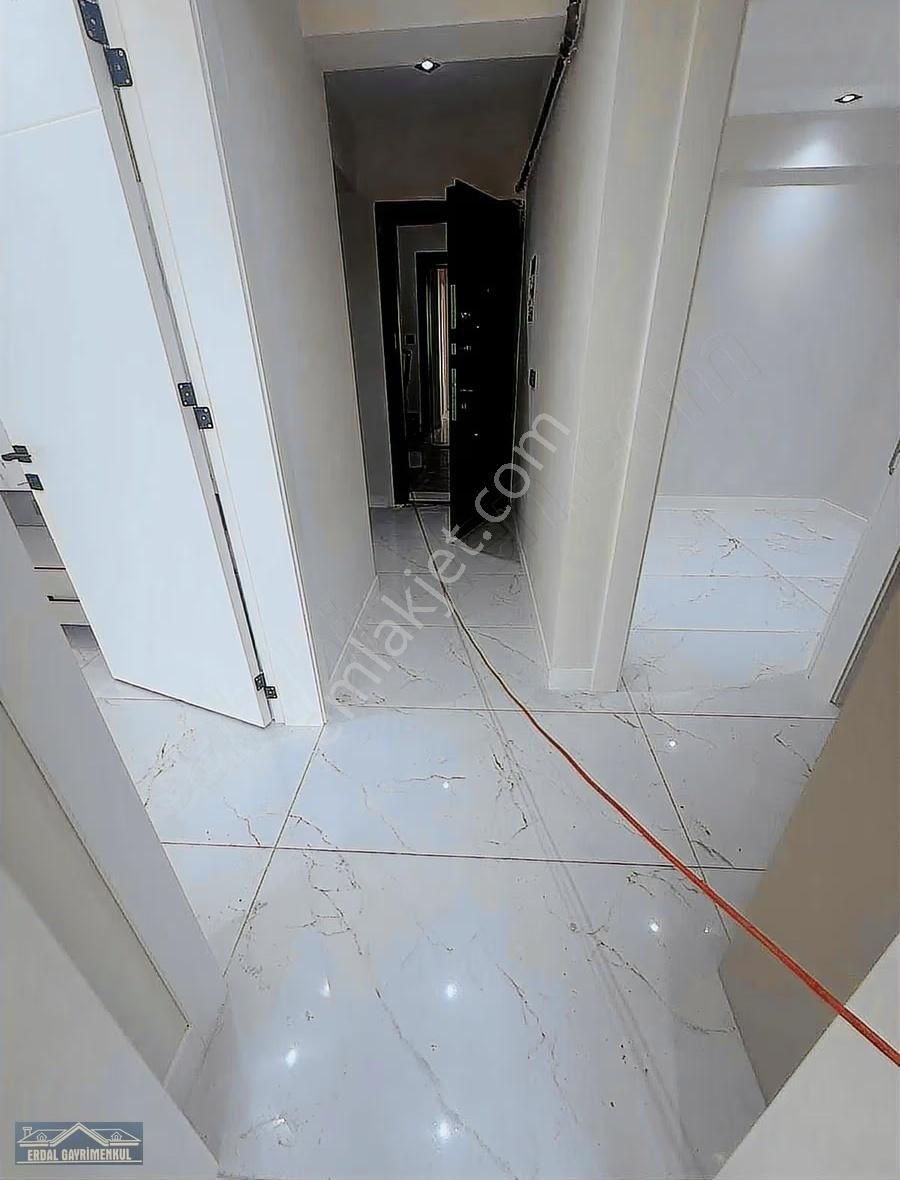 Sırakapılarda İçi Komple Yenilenmiş 3+1 Daire - Görsel 28