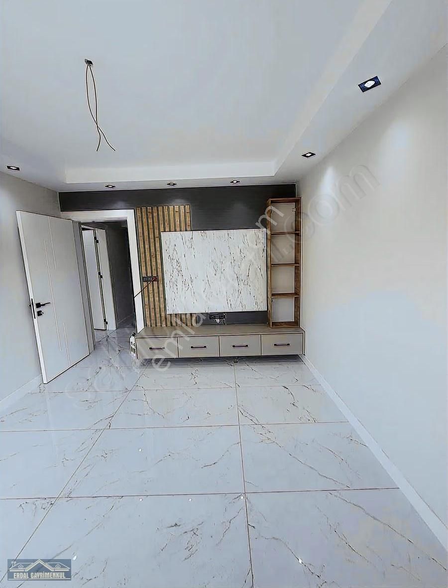 Sırakapılarda İçi Komple Yenilenmiş 3+1 Daire - Görsel 16