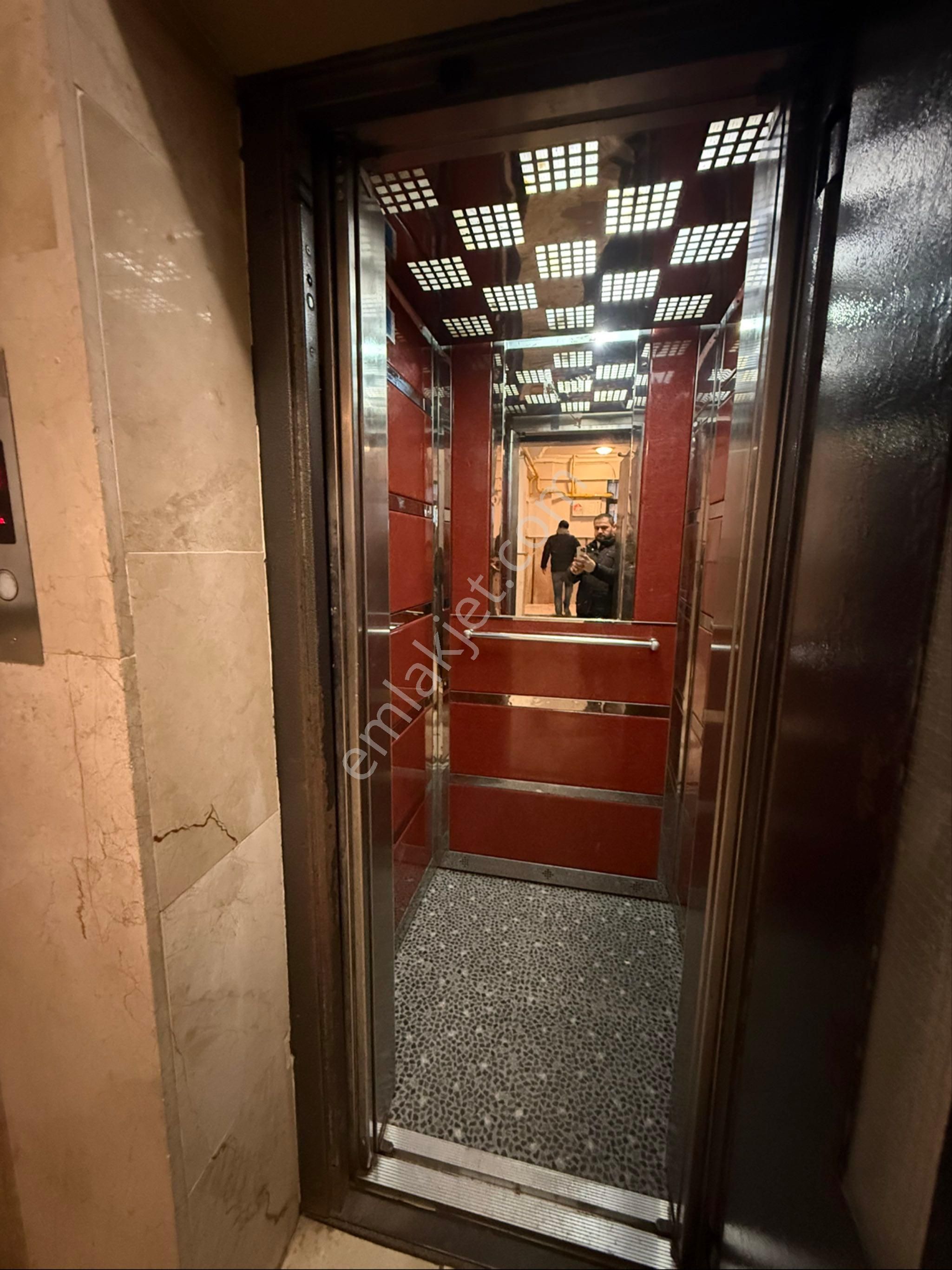 Çerkezköy Merkezde Belediyeye Yürüme Mesafesi 3+1 Cadde Cephe - Görsel 25