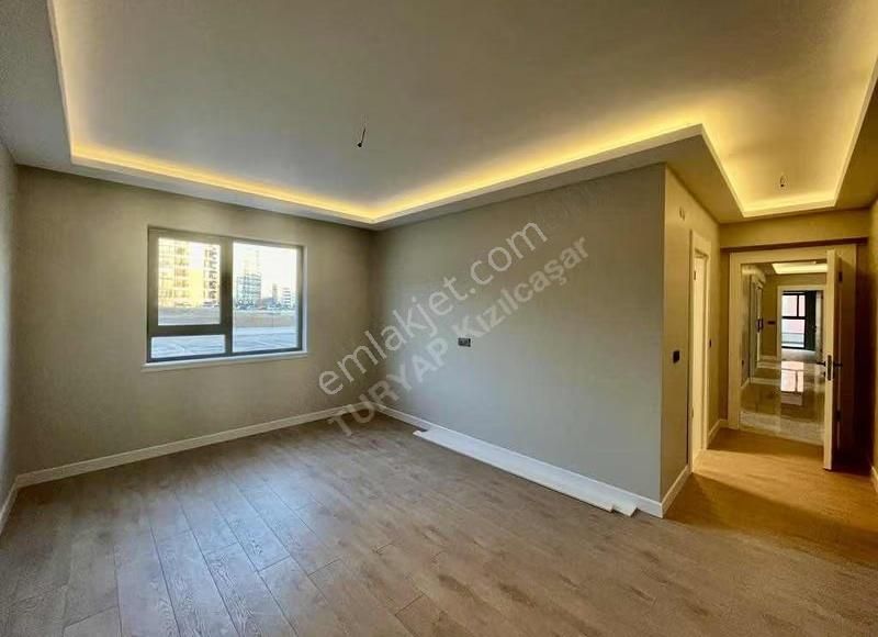 Eskişehir Yolu Başkent Ünv. Girişi Lüks 4+1 Satılık