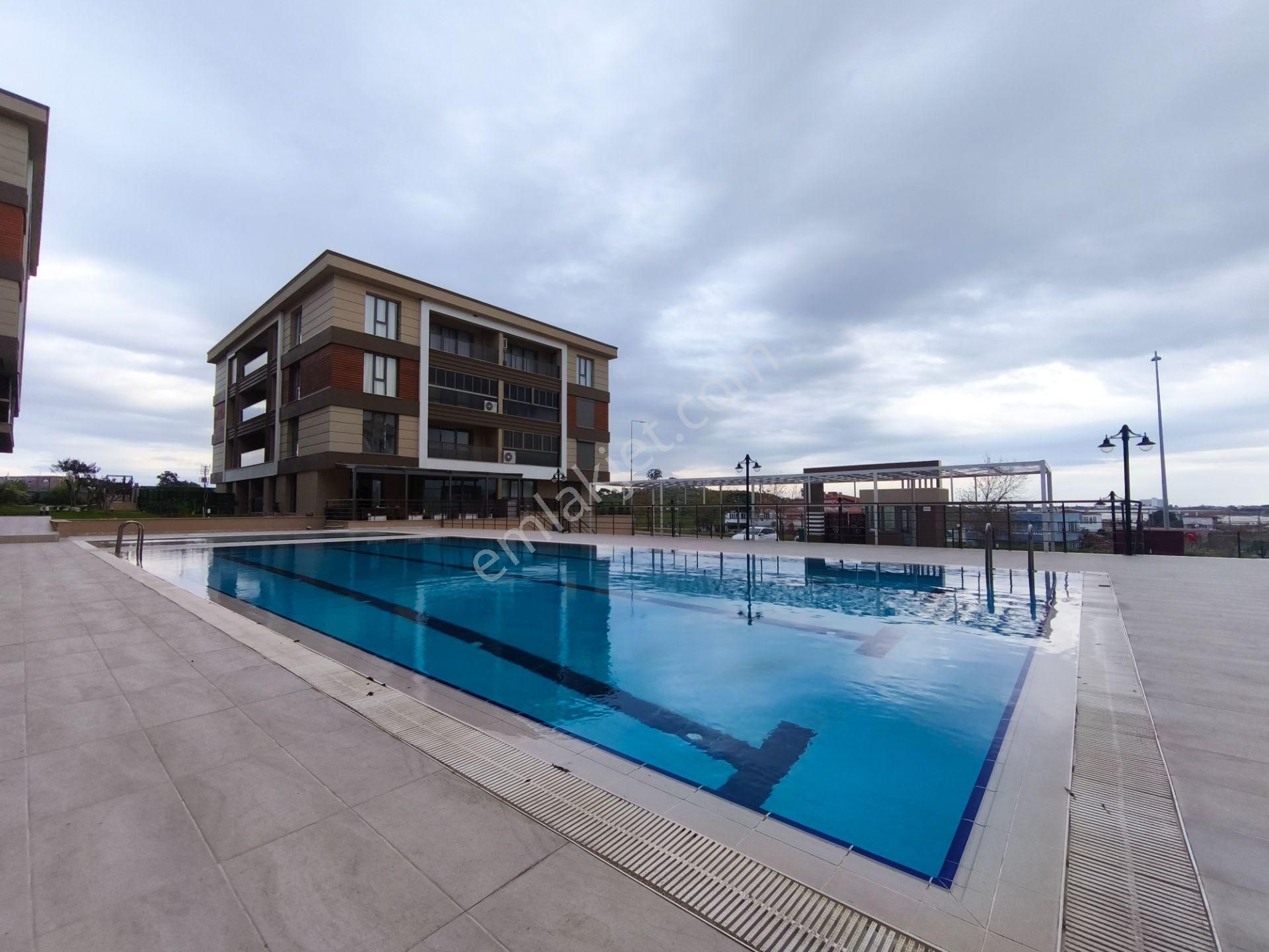 Ayvalık Küçükköy Neva Vizör Sitesinde Satılık 2+1 Daire