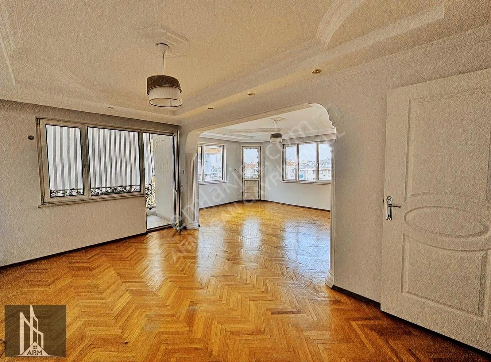 Armağan'dan Bursa Caddesi Yakını Site İçinde Satılık 2+1 Daire