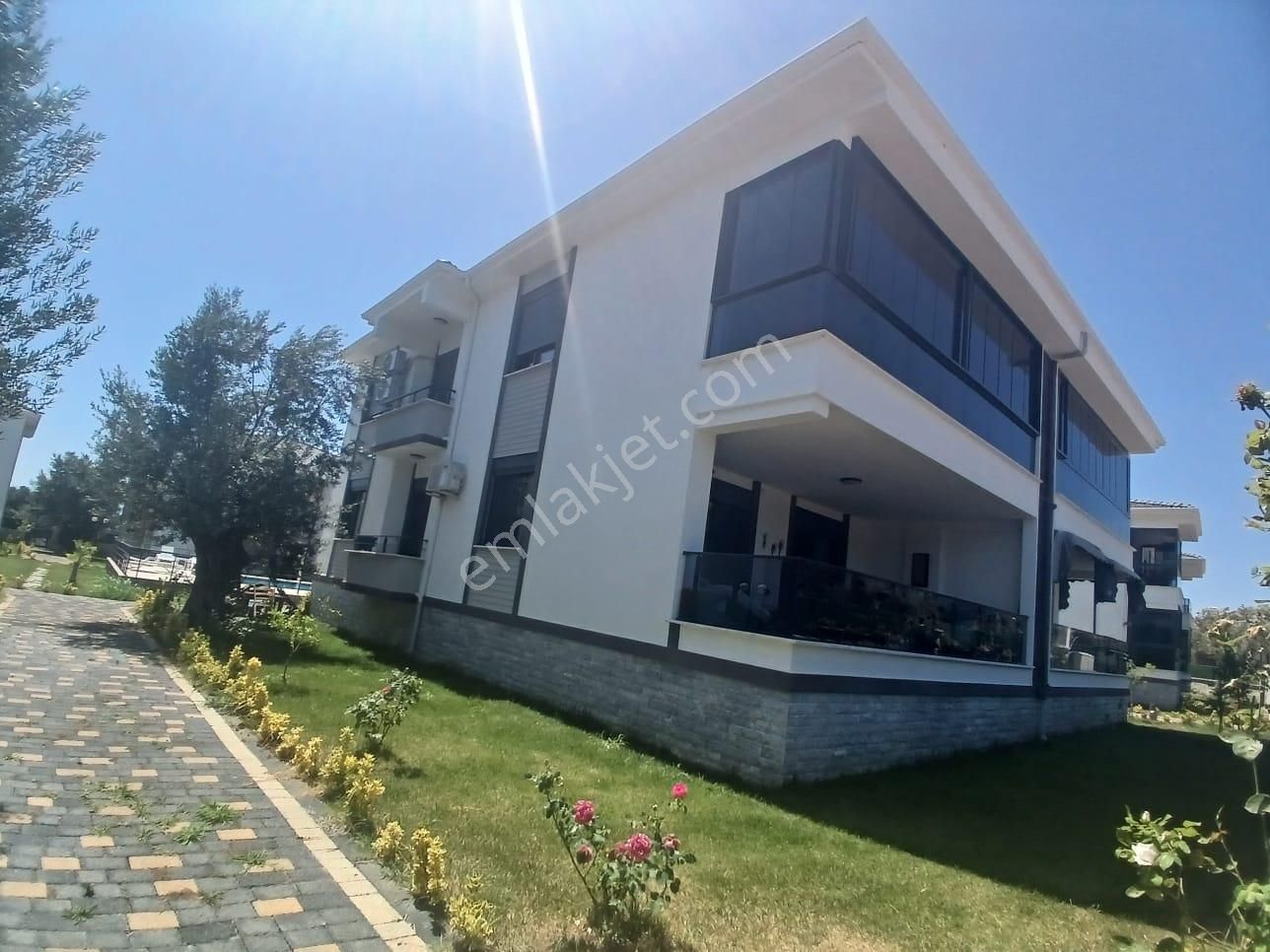Havuzlu Sitede Yüksek Giriş 2+1 Ayrı Mutfaklı Daire - Görsel 14
