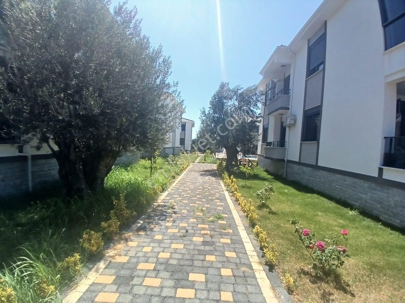 Havuzlu Sitede Yüksek Giriş 2+1 Ayrı Mutfaklı Daire - Görsel 6