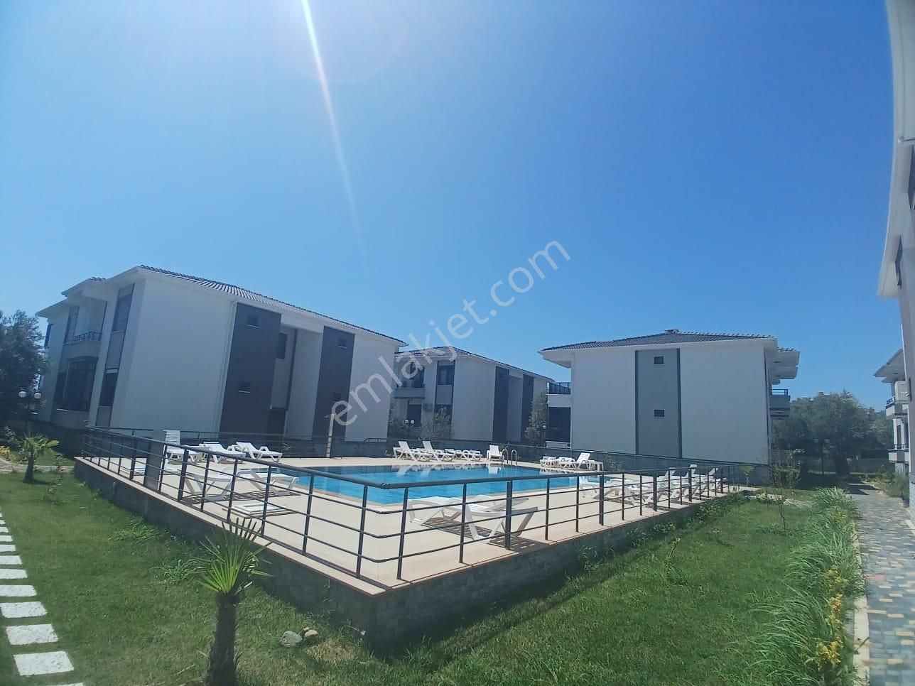 Havuzlu Sitede Yüksek Giriş 2+1 Ayrı Mutfaklı Daire - Görsel 25
