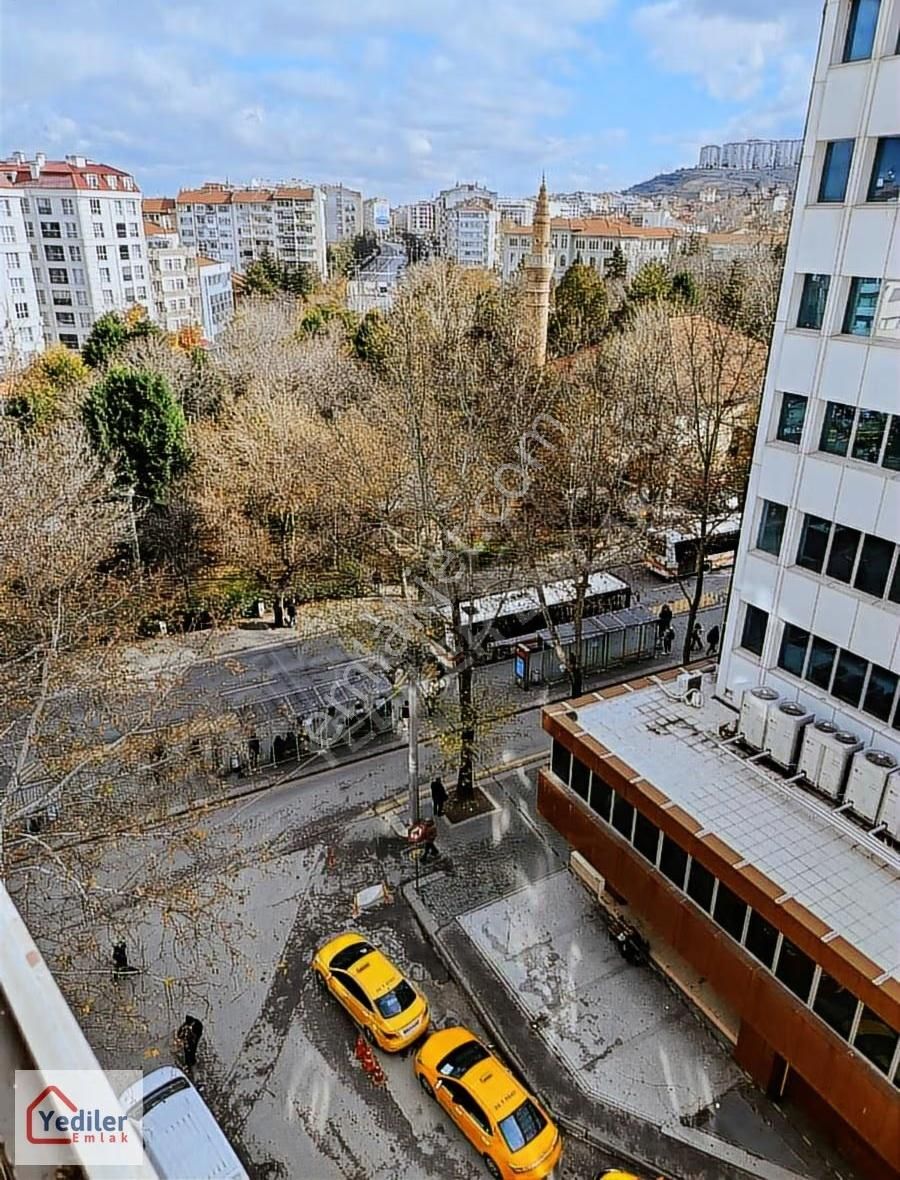 Arifiye'de Balkonlu Manzaralı 3+1