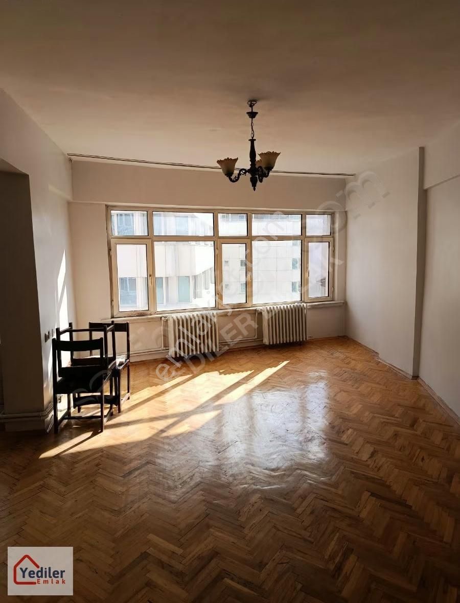 Arifiye'de Balkonlu Manzaralı 3+1 - Görsel 22