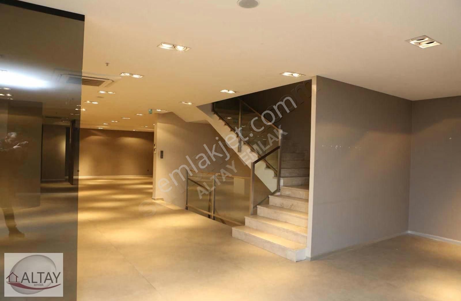 Ataşehir Kayışdağ Cadde Üstü 3 Kat Toplam 1000 M2 Büro&ofis - Görsel 31