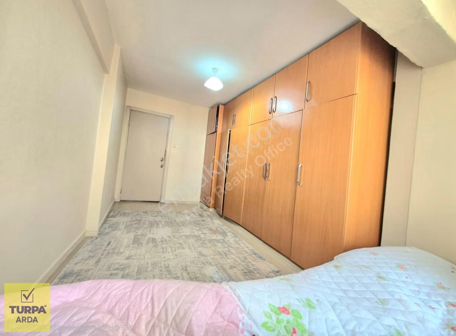 K.yaka Y.aksoy Sokak Cadde Üzeri Çift Balkon Yapalı 2+1 115 M2 - Görsel 6