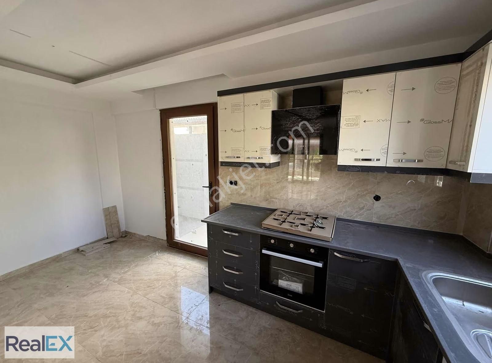 Sahilde Ve Deniz Manzaralı 4+1 Sıfır Villa - Realex - Görsel 7