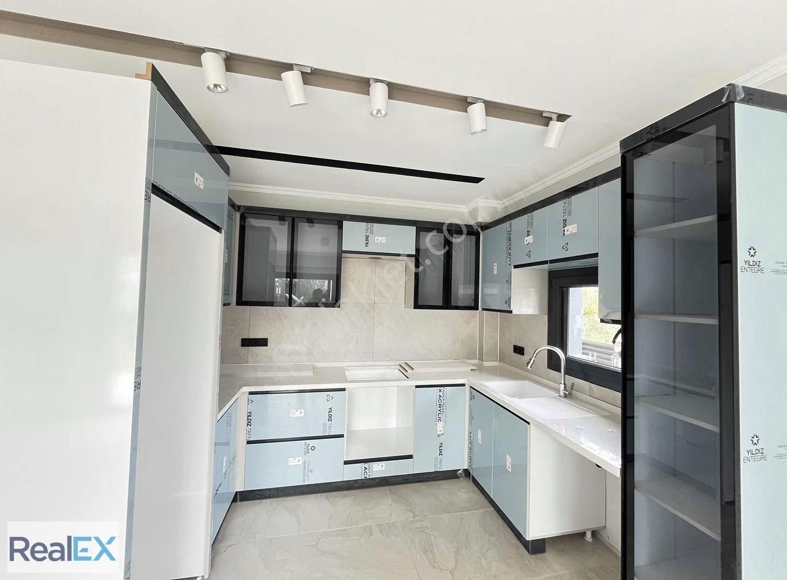 Denize 400 M Uzaklıkta Ultra Lüx Geniş Bahçeli Villa(realex) - Görsel 5